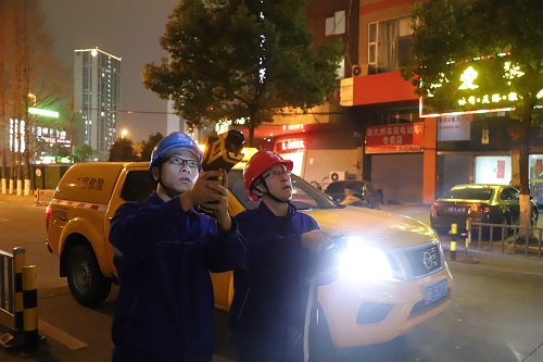 國(guó)網(wǎng)寧波市鄞州區(qū)供電：夜間特巡測(cè)溫線路，保障安全可靠供電