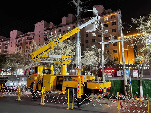 烏海電業(yè)局配電帶電作業(yè)處：堅(jiān)守蒙電責(zé)任，勇戰(zhàn)寒潮