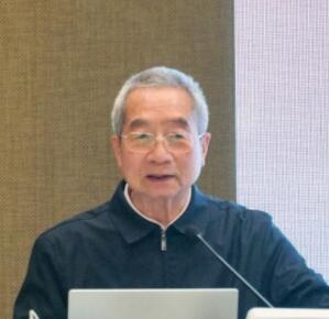 周大地：動(dòng)力電池發(fā)展迅猛，氫燃料或?qū)⒊鼍? width=