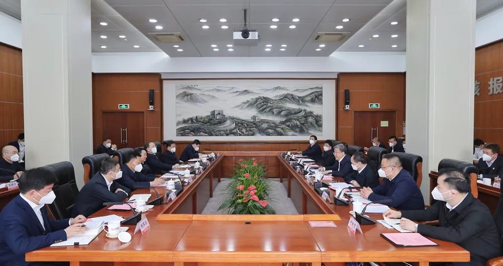 中核集團(tuán)黨組書記、董事長余劍鋒與遼寧省委書記郝鵬、省長李樂成會談