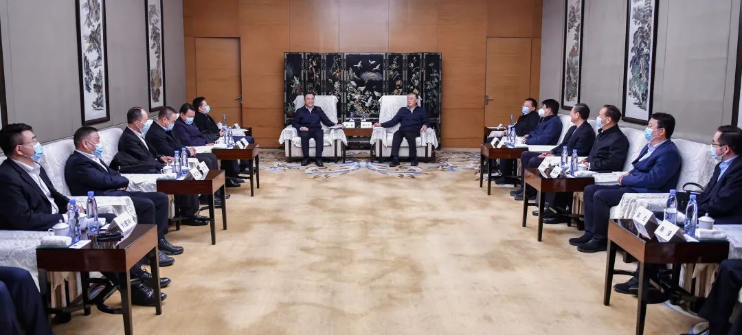 大唐集團(tuán)黨組書記、董事長鄒磊與陜投集團(tuán)董事長袁小寧、總經(jīng)理趙軍會(huì)談