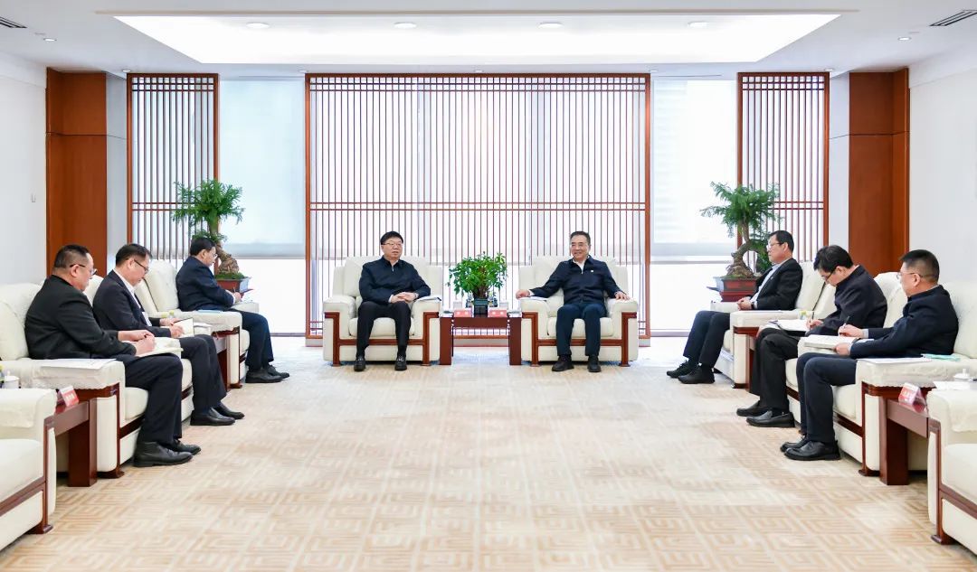 大唐集團(tuán)有限公司黨組書(shū)記、董事長(zhǎng)鄒磊會(huì)見(jiàn)吉林省委常委、省委秘書(shū)長(zhǎng)李偉