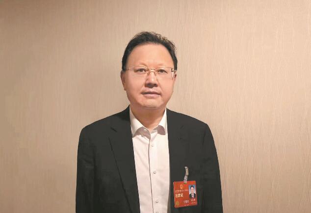 加快新能源產(chǎn)業(yè)技術創(chuàng)新 助推能源綠色低碳轉(zhuǎn)型——訪全國人大代表、江西贛鋒鋰業(yè)集團股份有限公司董事長李良彬
