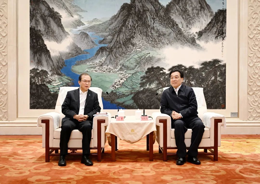 華電集團(tuán)黨組書記、董事長江毅拜會(huì)江蘇省委書記信長星