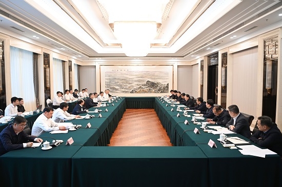 華能集團(tuán)溫樞剛、鄧建玲拜會(huì)遼寧省委書(shū)記郝鵬