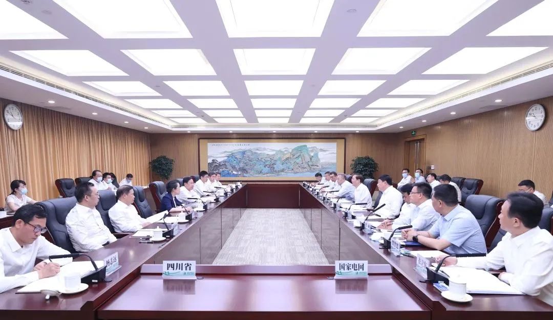 國家電網(wǎng)董事長辛保安、總經(jīng)理張智剛與四川省委書記王曉暉會談