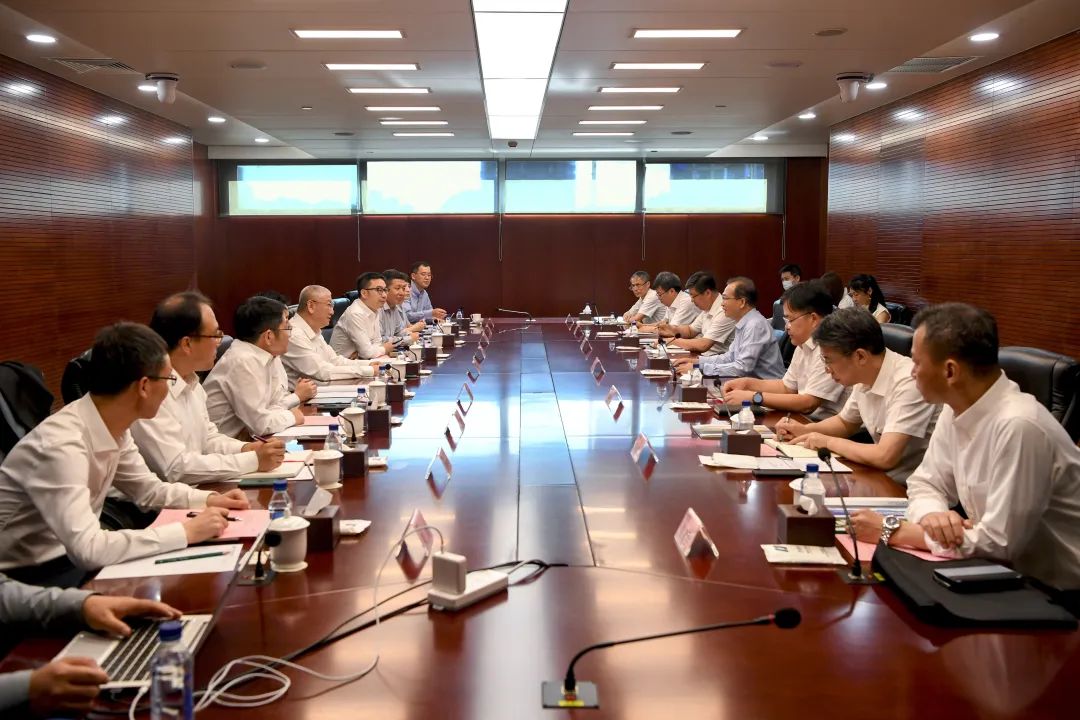 華電集團(tuán)黨組書記、董事長江毅會見隆基綠能總裁李振國