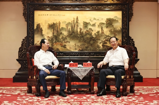 中國(guó)電建黨委書記、董事長(zhǎng)丁焰章拜會(huì)湖南省省長(zhǎng)毛偉明