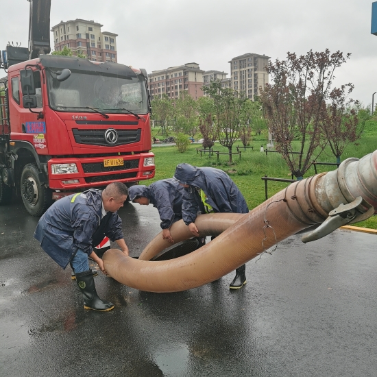 聞“汛”而動，彰顯央企擔(dān)當——水電三局雄安項目全力奮戰(zhàn)防汛搶險第一線