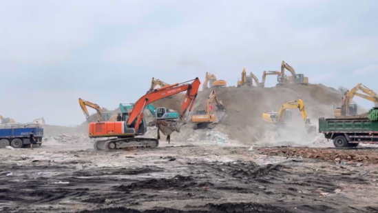 【防汛救災(zāi) 央企行動】爭分奪秒加固堤壩，中建集團(tuán)馳援天津防汛抗洪一線