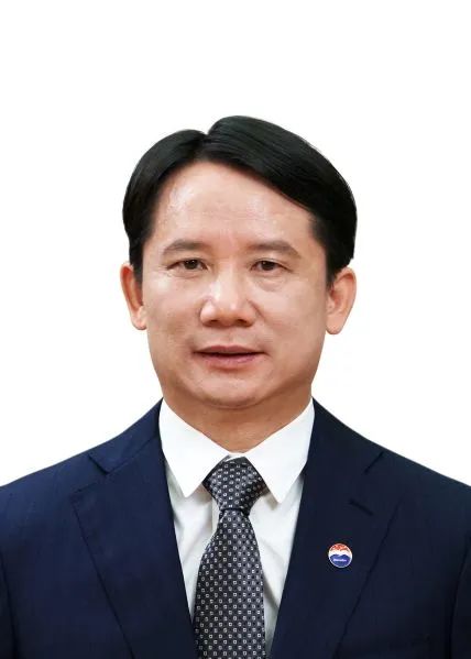 曾任貴州省能源局黨組書記、局長 丁雄軍當選中國貴州茅臺酒廠(集團)黨委書記