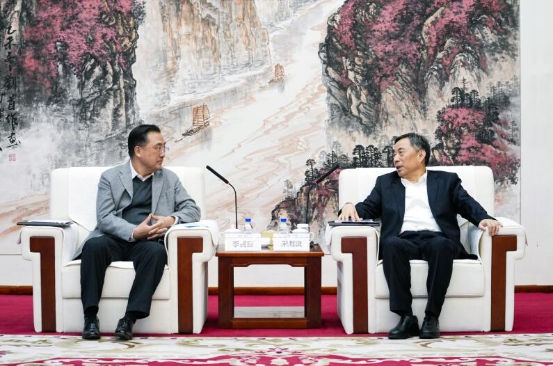 中國(guó)能建黨委書記、董事長(zhǎng)宋海良與華夏銀行黨委書記、董事長(zhǎng)李民吉會(huì)談