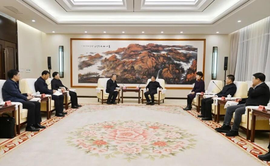 三峽集團(tuán)董事長、黨組書記雷鳴山拜會內(nèi)蒙古自治區(qū)黨委書記孫紹騁、自治區(qū)主席王莉霞