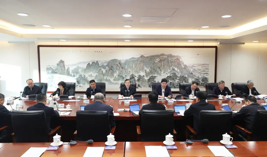 國家電網(wǎng)公司領(lǐng)導(dǎo)班子和專職助理、總師、副總師2024年調(diào)研座談會召開