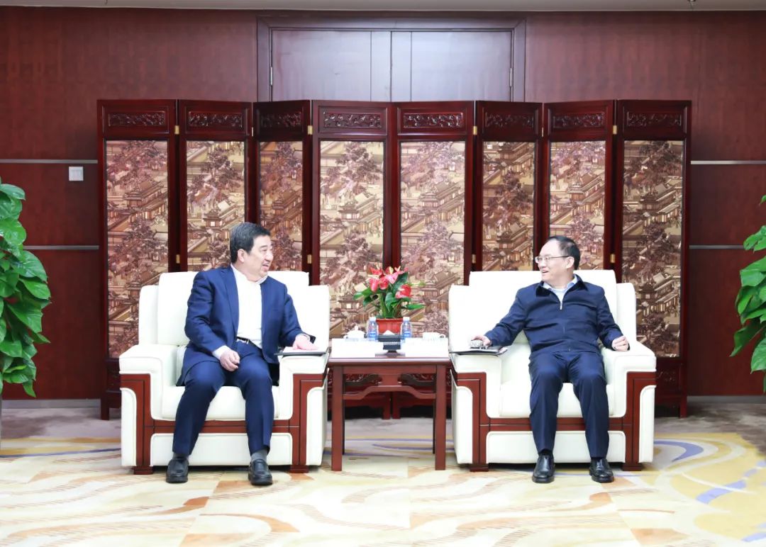 中國電氣裝備白忠泉董事長、周群總經(jīng)理拜訪中鋁集團(tuán)董事長段向東、總經(jīng)理王石磊