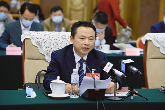 【兩會(huì)好聲音】全國人大代表、天能控股董事長張?zhí)烊危和苿?dòng)《可再生能源法》修訂，保障國家能源安全