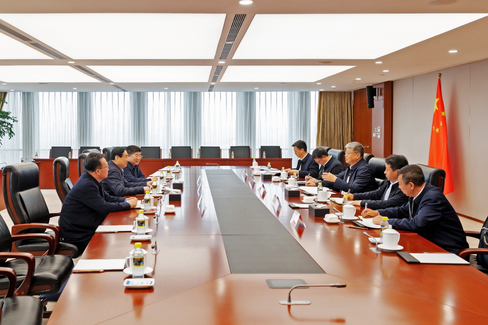 國家能源集團黨組書記、董事長劉國躍會見陜西省政協(xié)副主席、榆林市委書記張曉光