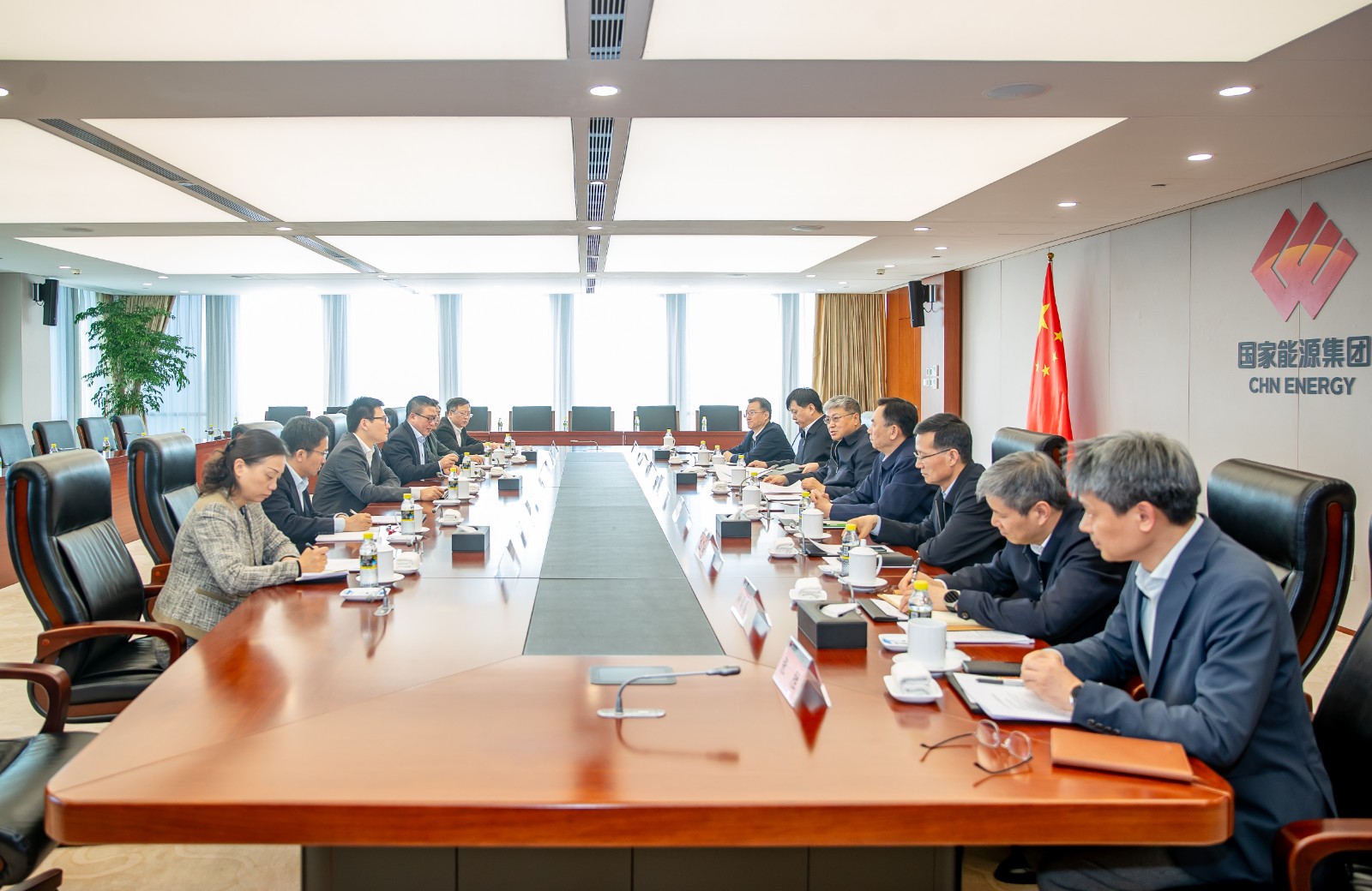國家能源集團(tuán)黨組書記、董事長劉國躍會(huì)見上海電氣集團(tuán)黨委書記、董事長吳磊