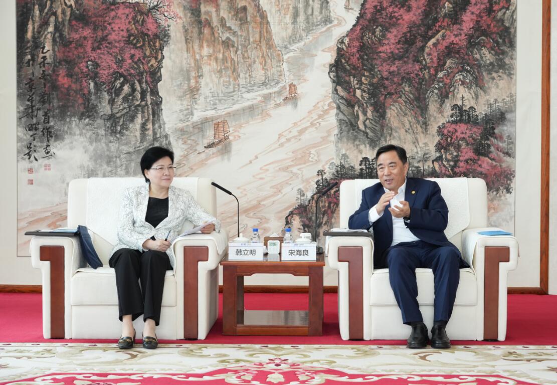 中國能建黨委書記、董事長宋海良與江蘇省委常委、南京市委書記韓立明會談