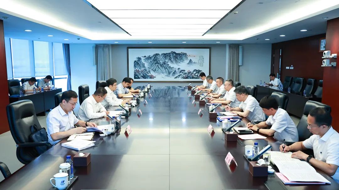 國(guó)家能源局黨組成員、副局長(zhǎng)何洋到中國(guó)華電開展專題調(diào)研