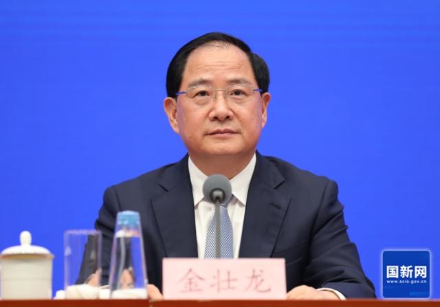 工信部部長(zhǎng)金壯龍：圍繞六大方向，超前布局未來(lái)產(chǎn)業(yè)
