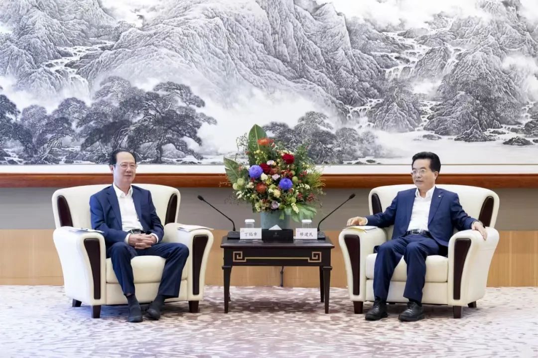 中國(guó)電建黨委書記、董事長(zhǎng)丁焰章赴香港開(kāi)展系列商務(wù)活動(dòng)并調(diào)研駐港項(xiàng)目