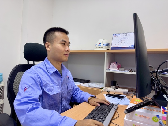 【新春走基層】春節(jié)堅守，點亮異國的奉獻之光