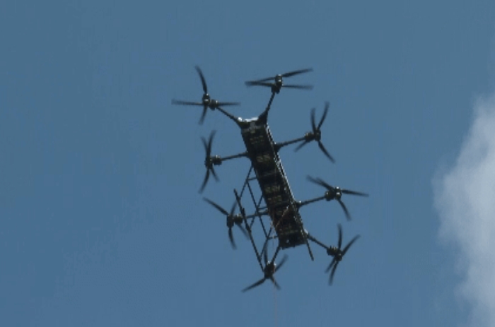 8軸16旋翼重載無人機在十堰上崗，助力電網建設